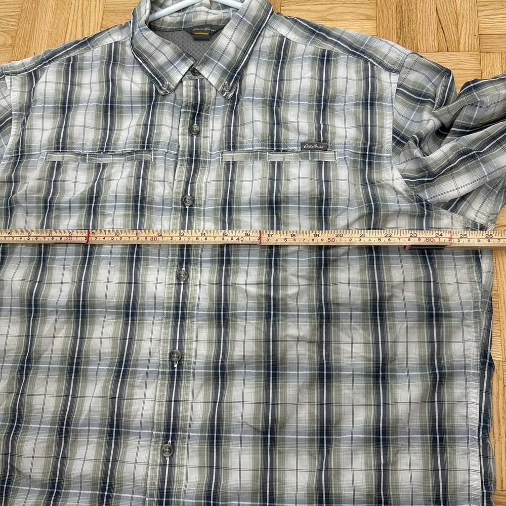 Eddie Bauer Mens XL Plaid Short Sleeve Button Down Shirt Grey Green Hiking Top - Picture 7 of 8